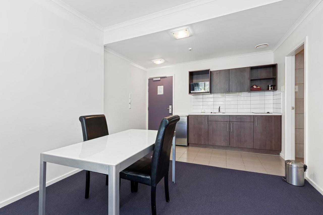 Amethyst Court Motor Lodge Porirua Room photo